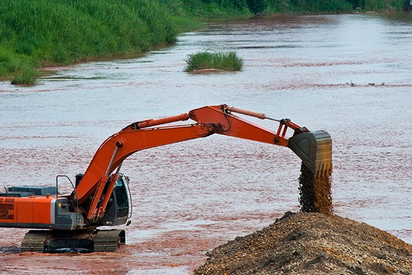 Ruoppaus- ja hiekkapumppulaitteet – Ratkaisut vesiväylän sedimentin käsittelyyn